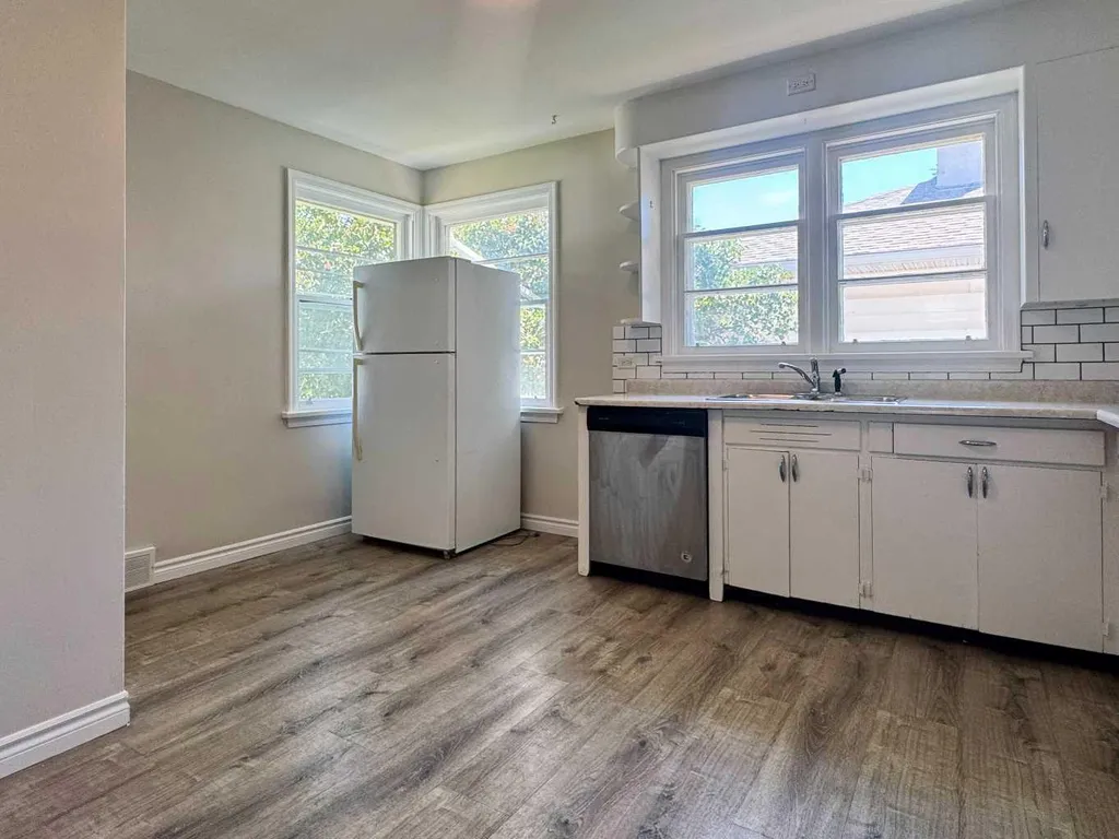 533 23 Street S Lethbridge AB T1J 3M9