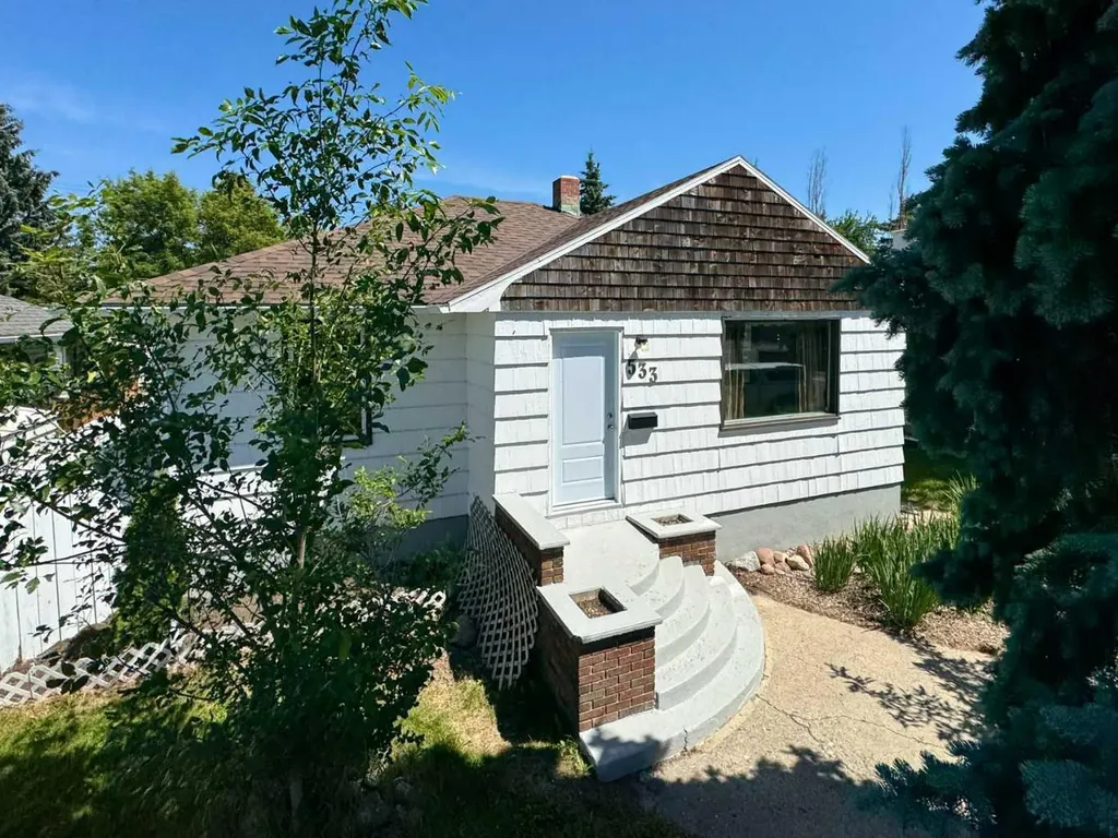 533 23 Street S Lethbridge AB T1J 3M9