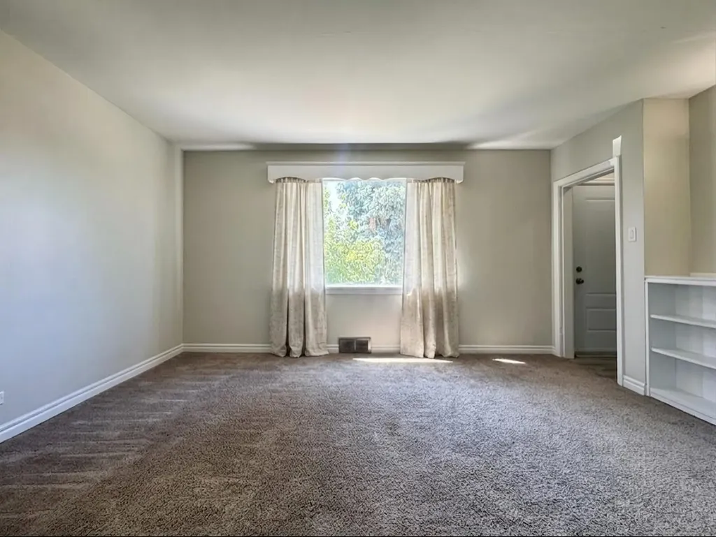 533 23 Street S Lethbridge AB T1J 3M9