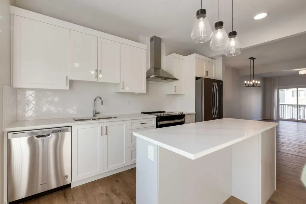 136 Tuscany Summit Square NW Calgary AB T3L0G1