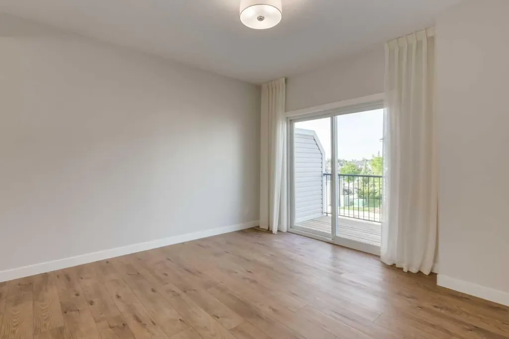 136 Tuscany Summit Square NW Calgary AB T3L0G1