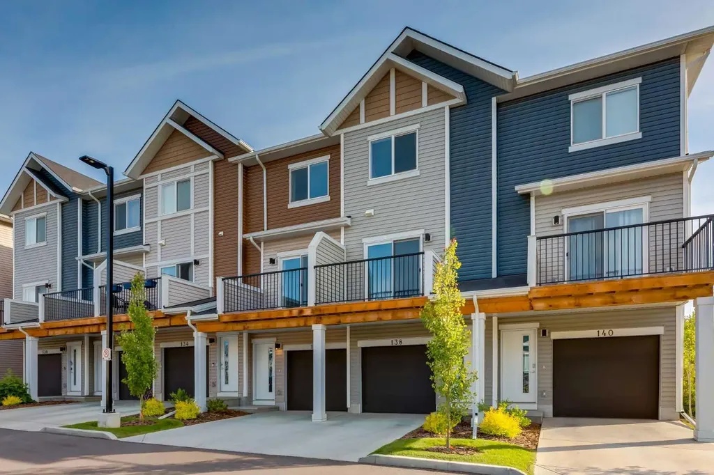 136 Tuscany Summit Square NW Calgary AB T3L0G1