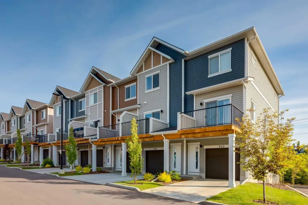 136 Tuscany Summit Square NW Calgary AB T3L0G1