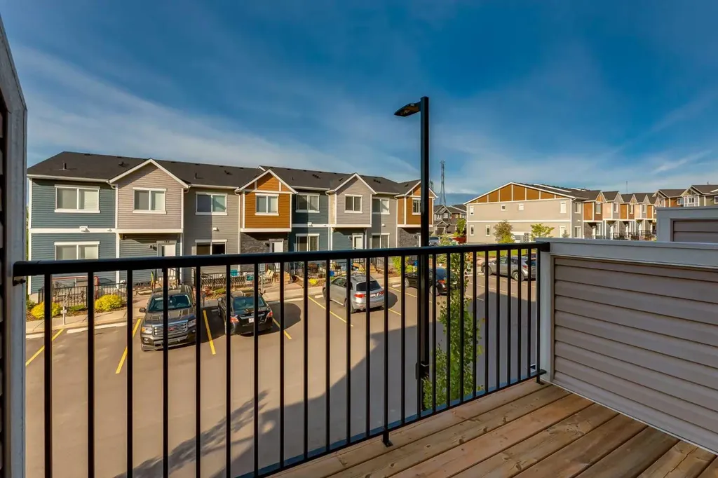 136 Tuscany Summit Square NW Calgary AB T3L0G1