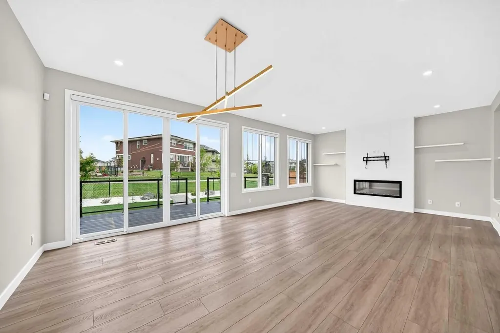 120 Magnolia Manor SE Calgary AB T3M 2Z8