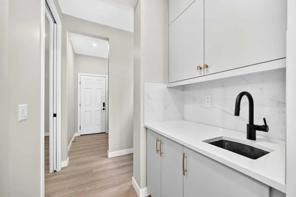 120 Magnolia Manor SE Calgary AB T3M 2Z8