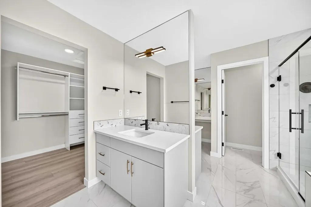 120 Magnolia Manor SE Calgary AB T3M 2Z8