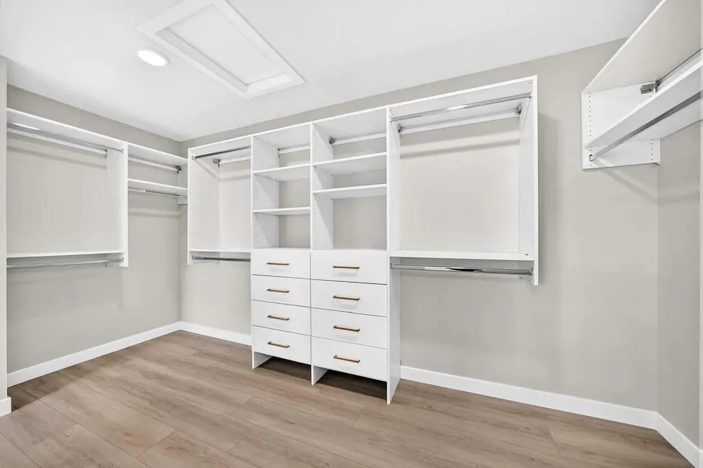 120 Magnolia Manor SE Calgary AB T3M 2Z8