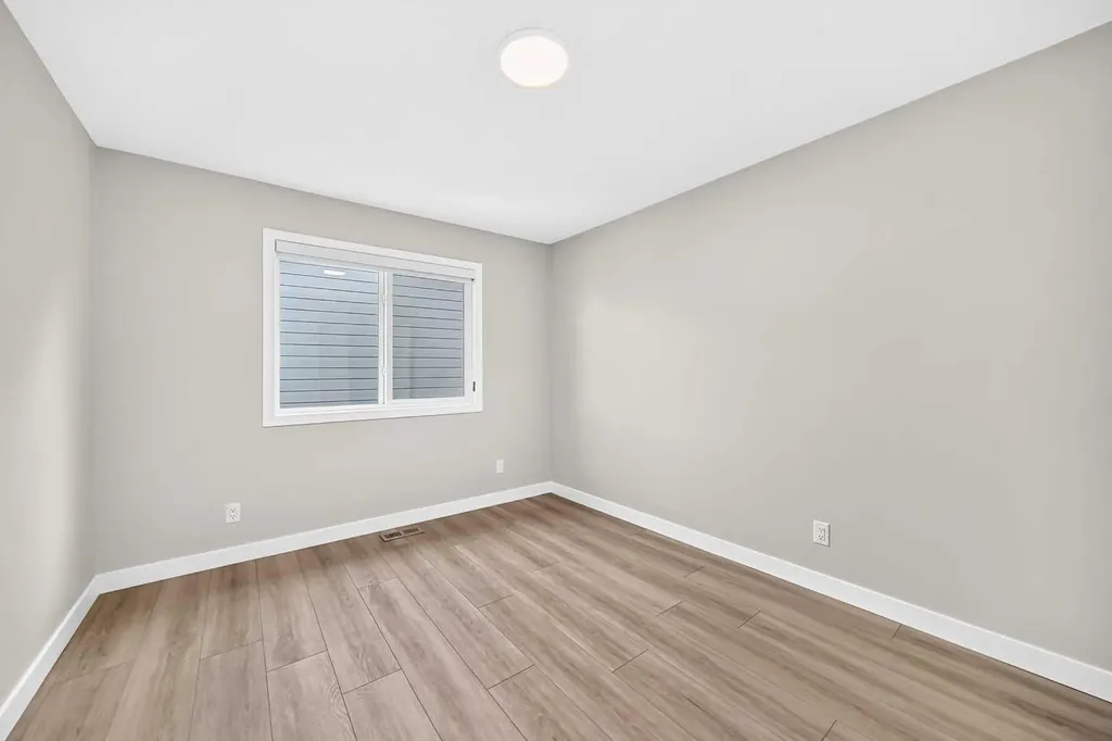 120 Magnolia Manor SE Calgary AB T3M 2Z8