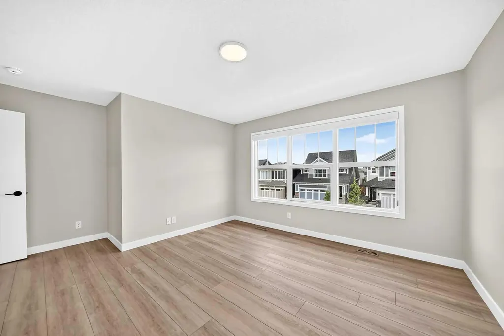 120 Magnolia Manor SE Calgary AB T3M 2Z8