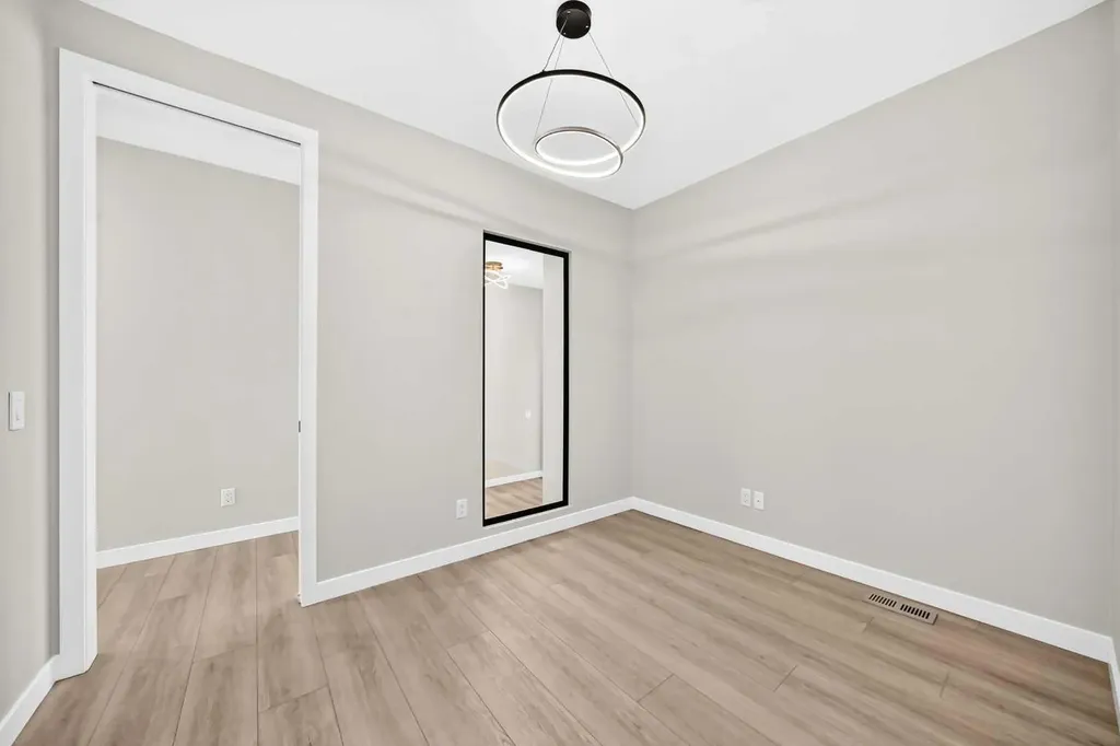 120 Magnolia Manor SE Calgary AB T3M 2Z8