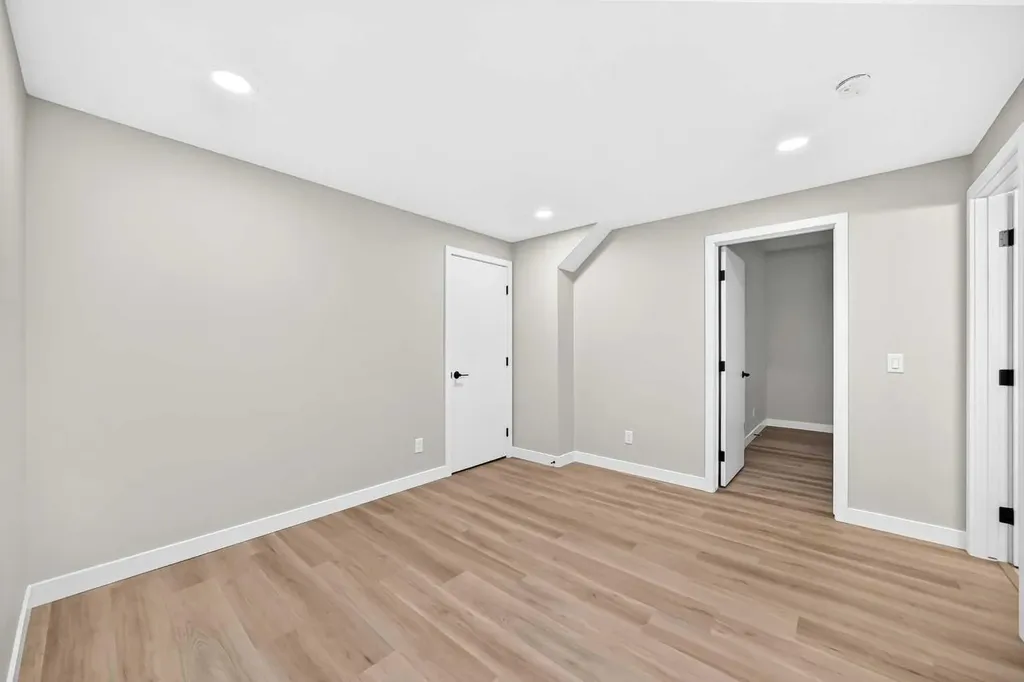 120 Magnolia Manor SE Calgary AB T3M 2Z8