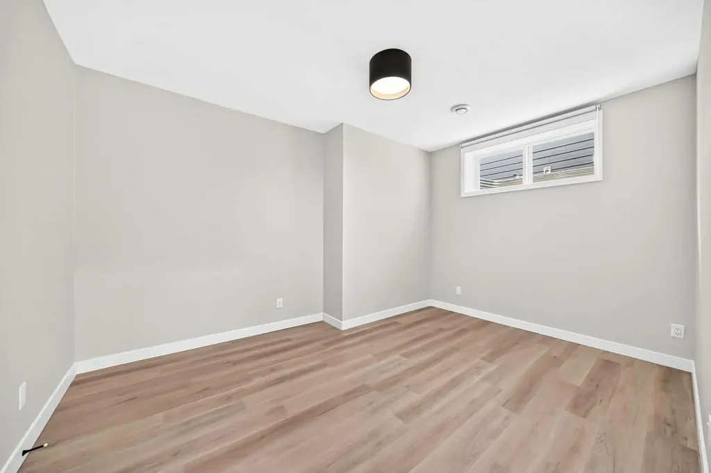 120 Magnolia Manor SE Calgary AB T3M 2Z8