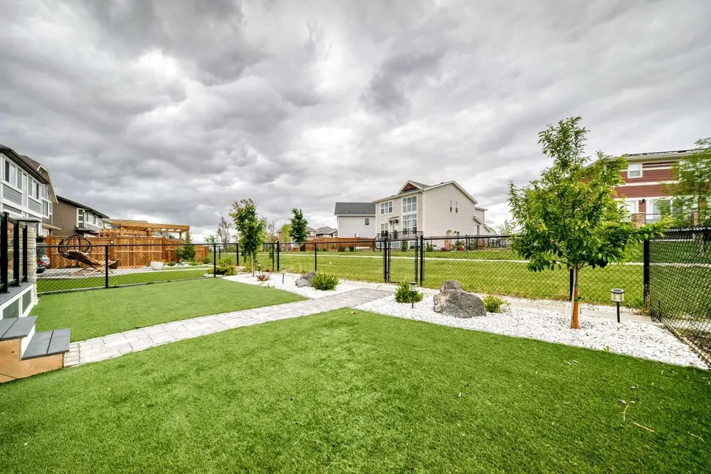 120 Magnolia Manor SE Calgary AB T3M 2Z8