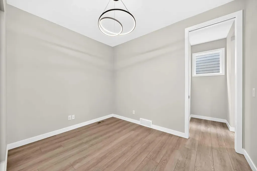 120 Magnolia Manor SE Calgary AB T3M 2Z8