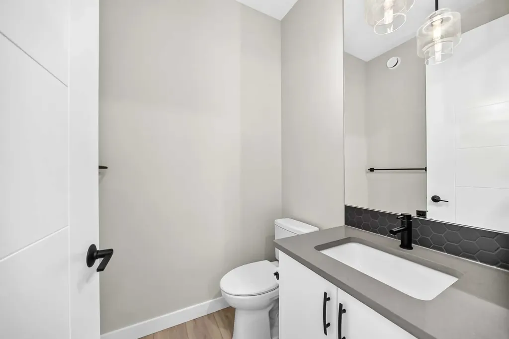 120 Magnolia Manor SE Calgary AB T3M 2Z8