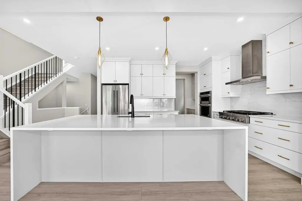 120 Magnolia Manor SE Calgary AB T3M 2Z8