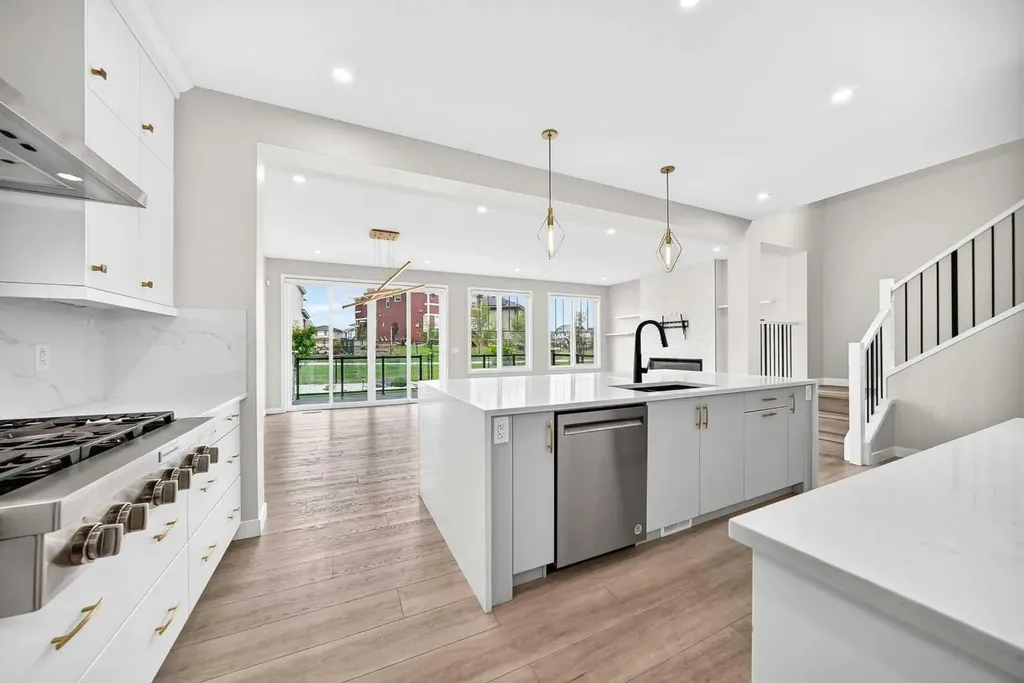 120 Magnolia Manor SE Calgary AB T3M 2Z8