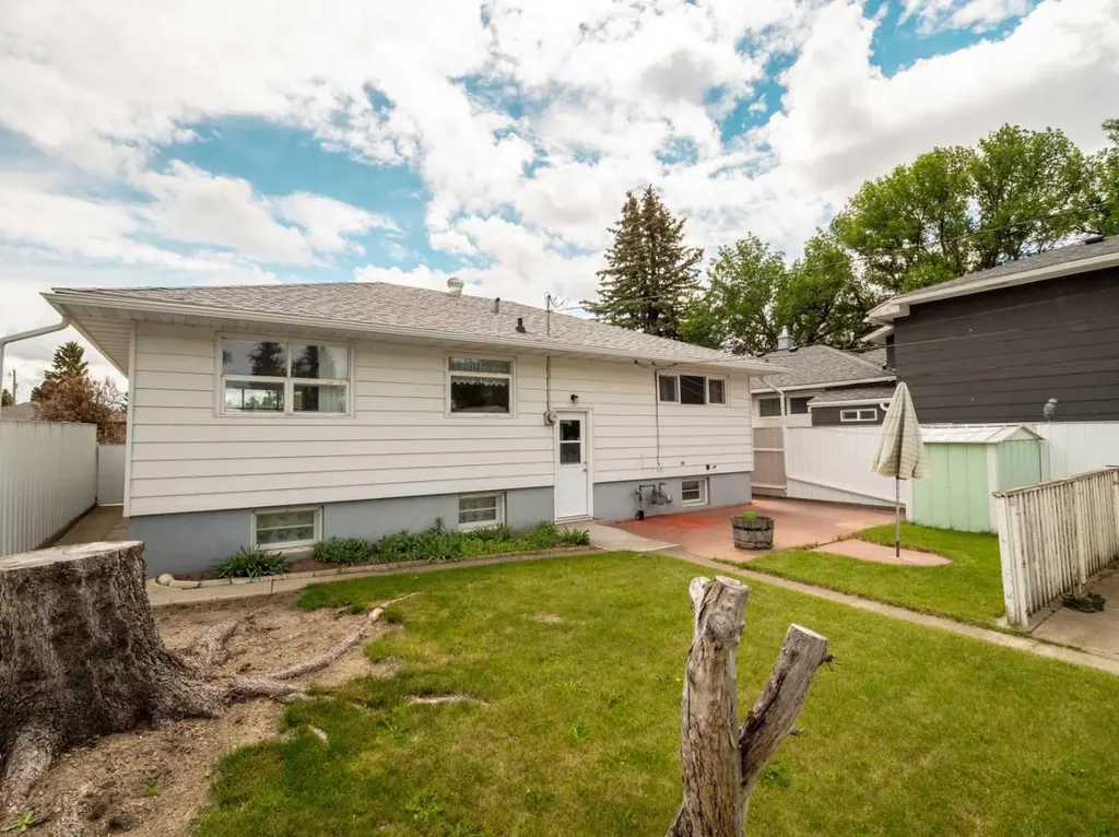2405 13 Avenue S Lethbridge AB T1K0S7