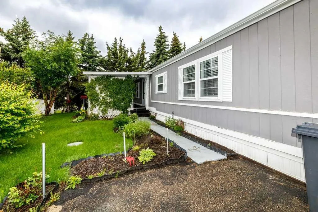 37543 England Way Rural Red Deer County AB T4S 2C3