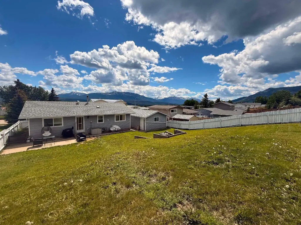 10542 98th Avenue Grande Cache AB T0E0Y0