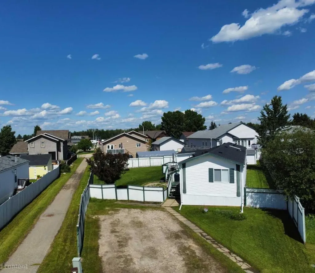 517 9 Street Fox Creek AB t0h1p0