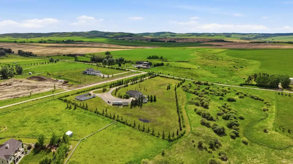 258058 48 Street W Rural Foothills County AB T1S 5V8