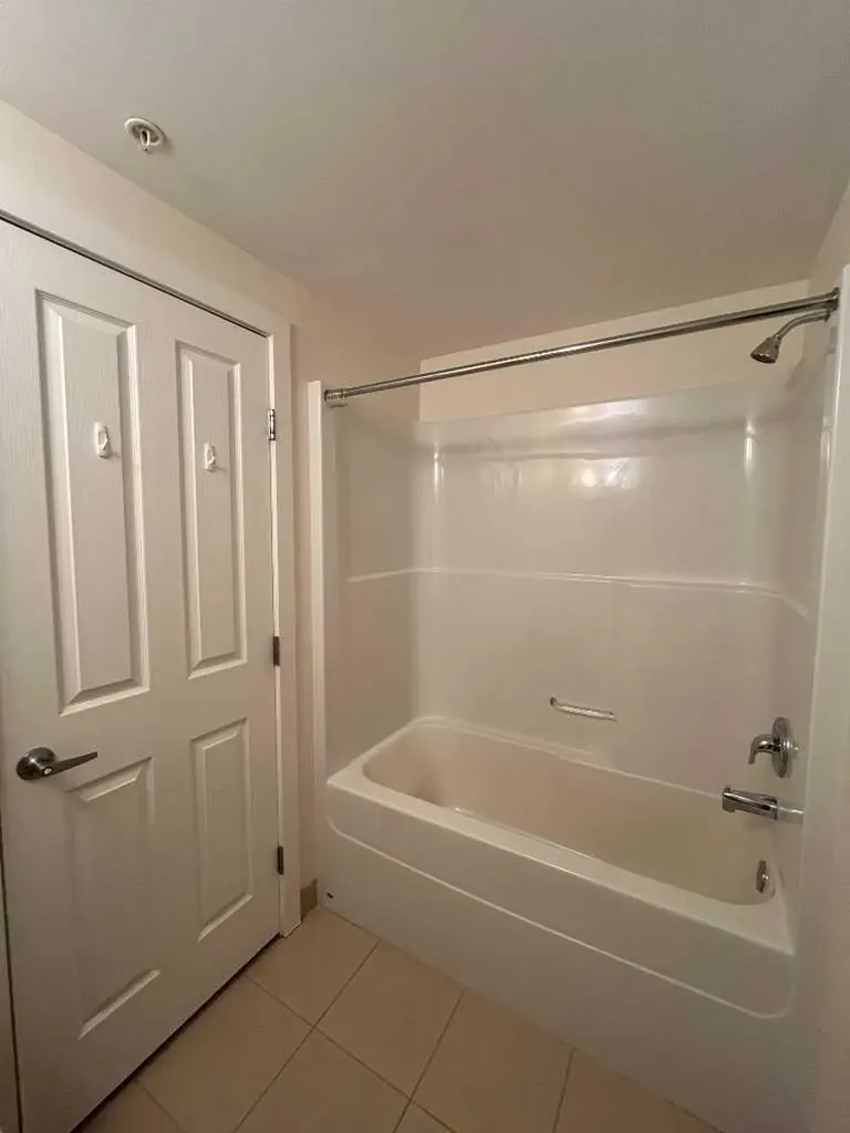 30 Brentwood Common NW Calgary AB T2L 2L8
