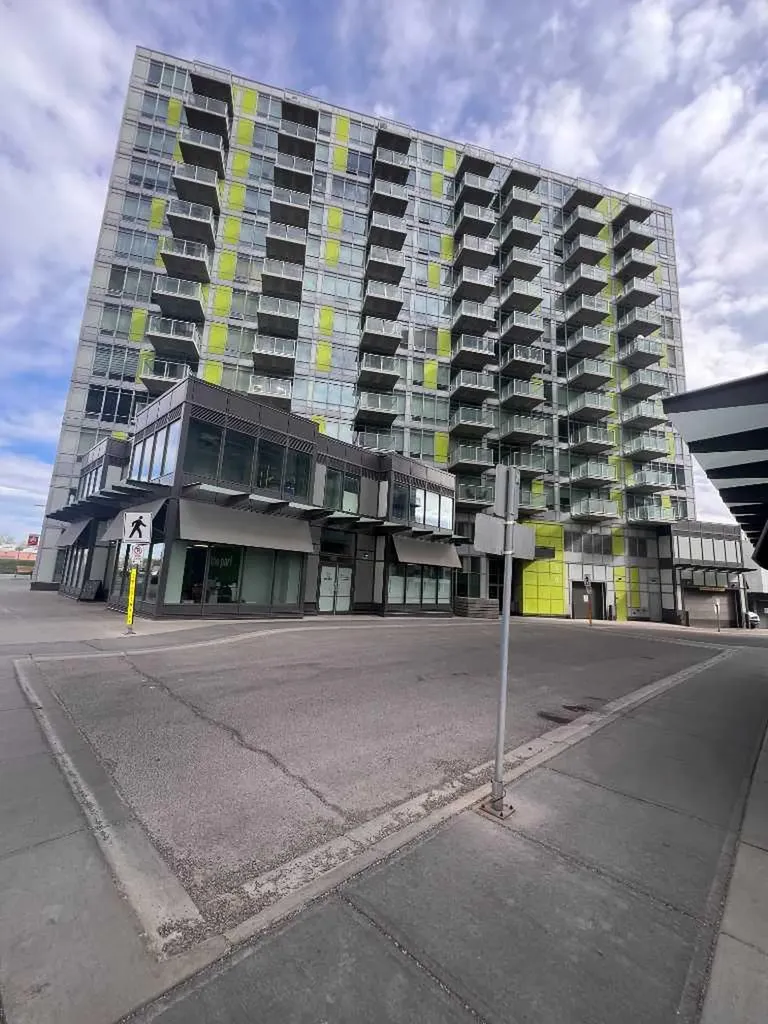 30 Brentwood Common NW Calgary AB T2L 2L8