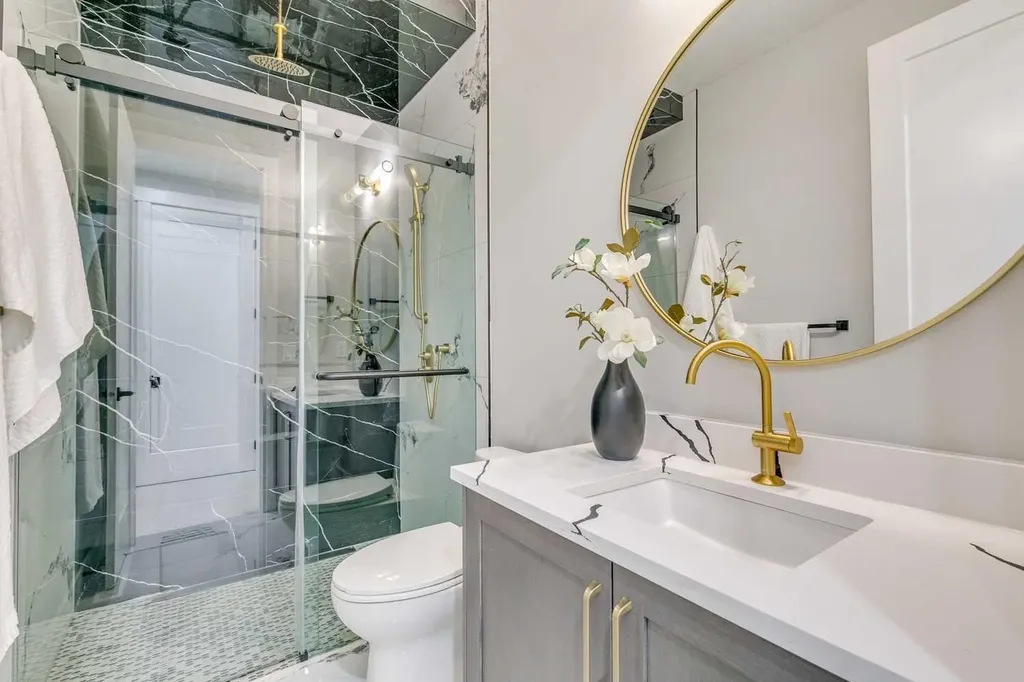 1413 27 Street SW Calgary AB T3C 1L4