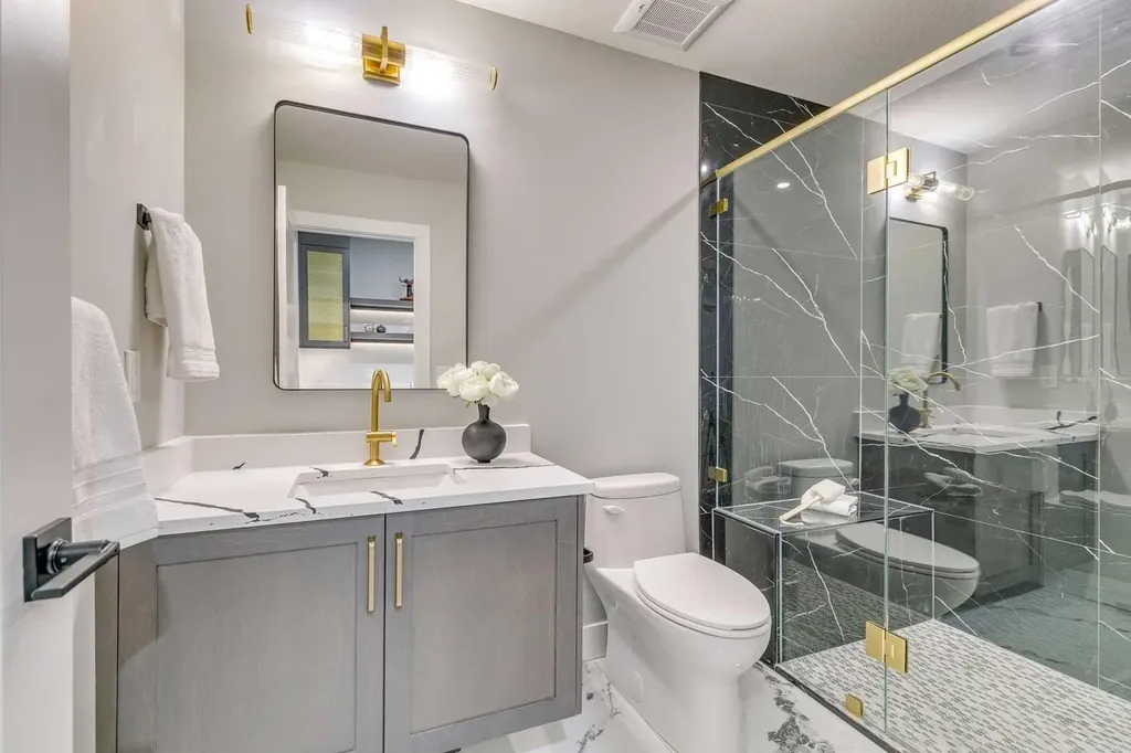 1413 27 Street SW Calgary AB T3C 1L4