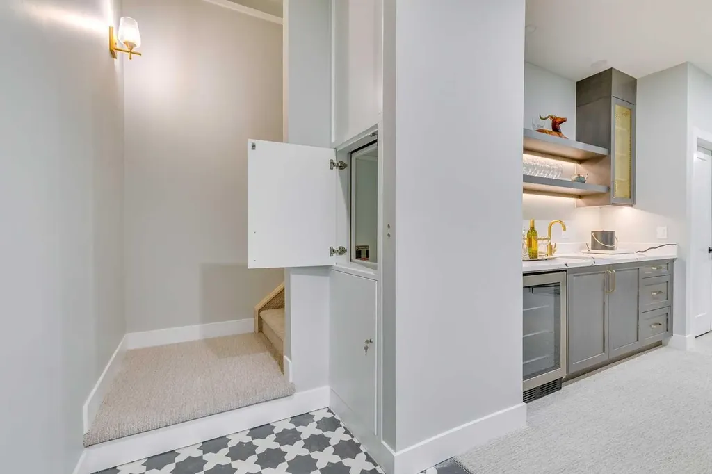 1413 27 Street SW Calgary AB T3C 1L4