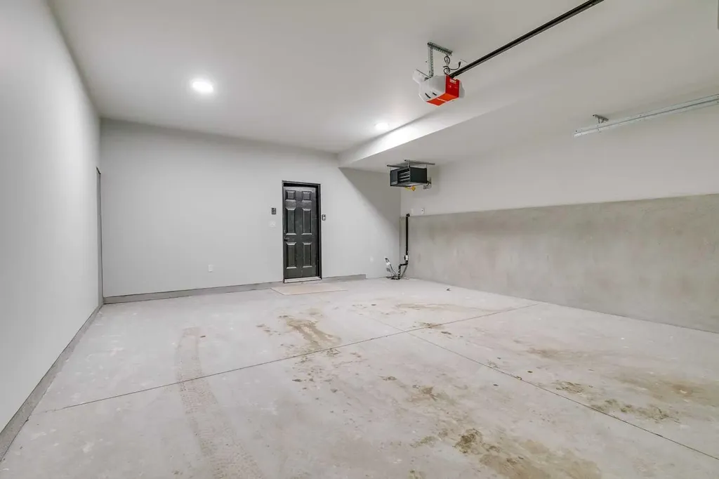 1413 27 Street SW Calgary AB T3C 1L4