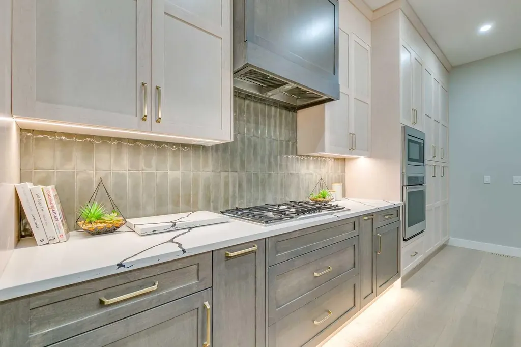 1413 27 Street SW Calgary AB T3C 1L4