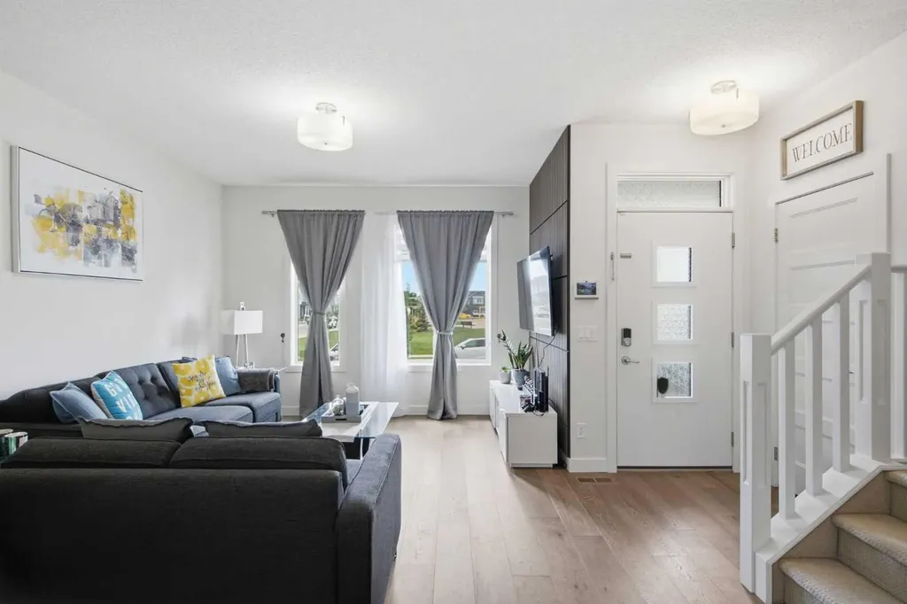 224 Savanna Road Calgary AB T3N 1B4