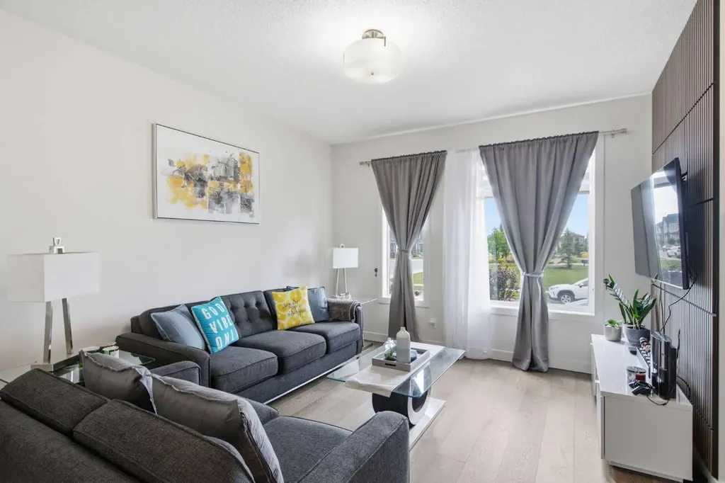 224 Savanna Road Calgary AB T3N 1B4