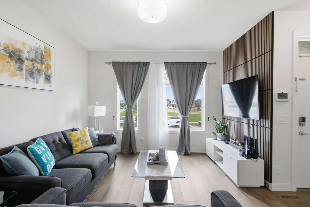 224 Savanna Road Calgary AB T3N 1B4