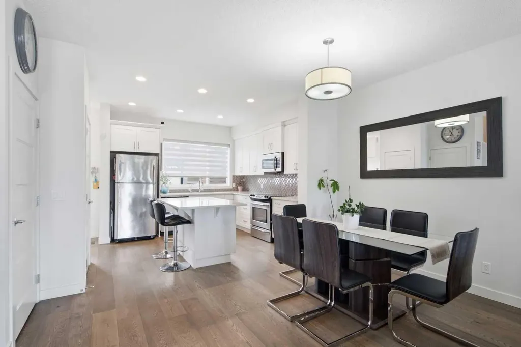 224 Savanna Road Calgary AB T3N 1B4