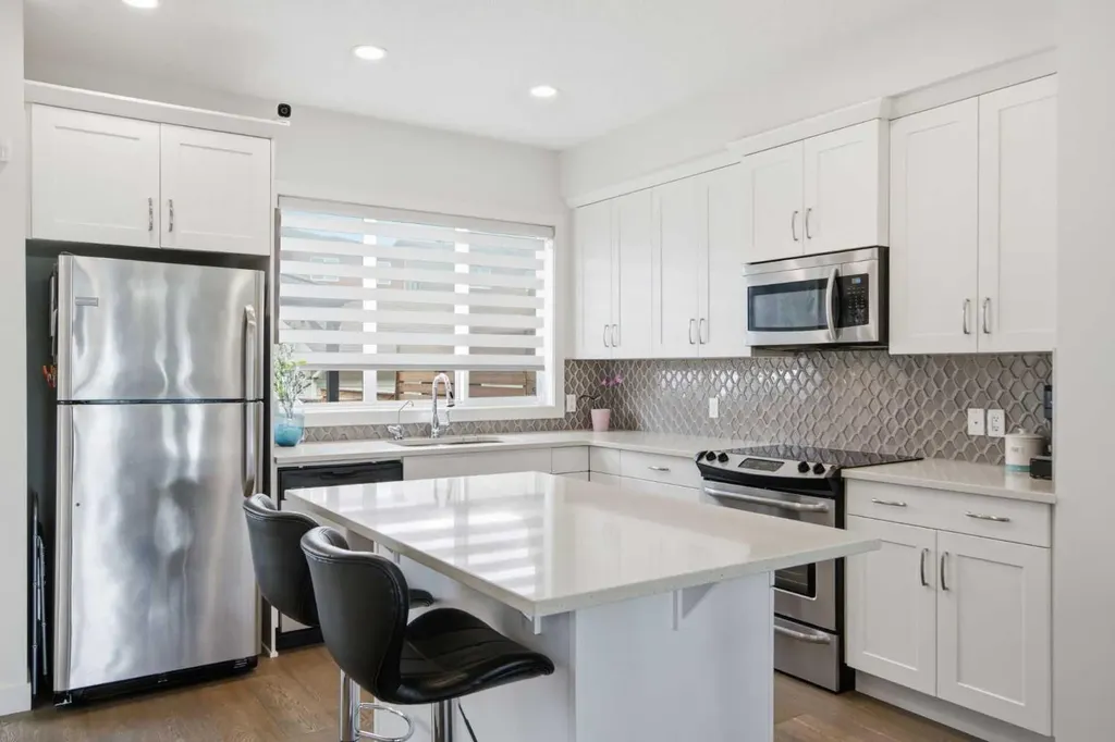 224 Savanna Road Calgary AB T3N 1B4