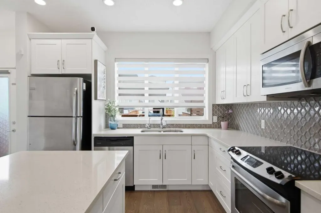 224 Savanna Road Calgary AB T3N 1B4