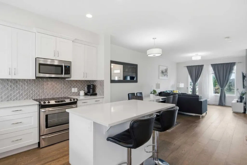 224 Savanna Road Calgary AB T3N 1B4