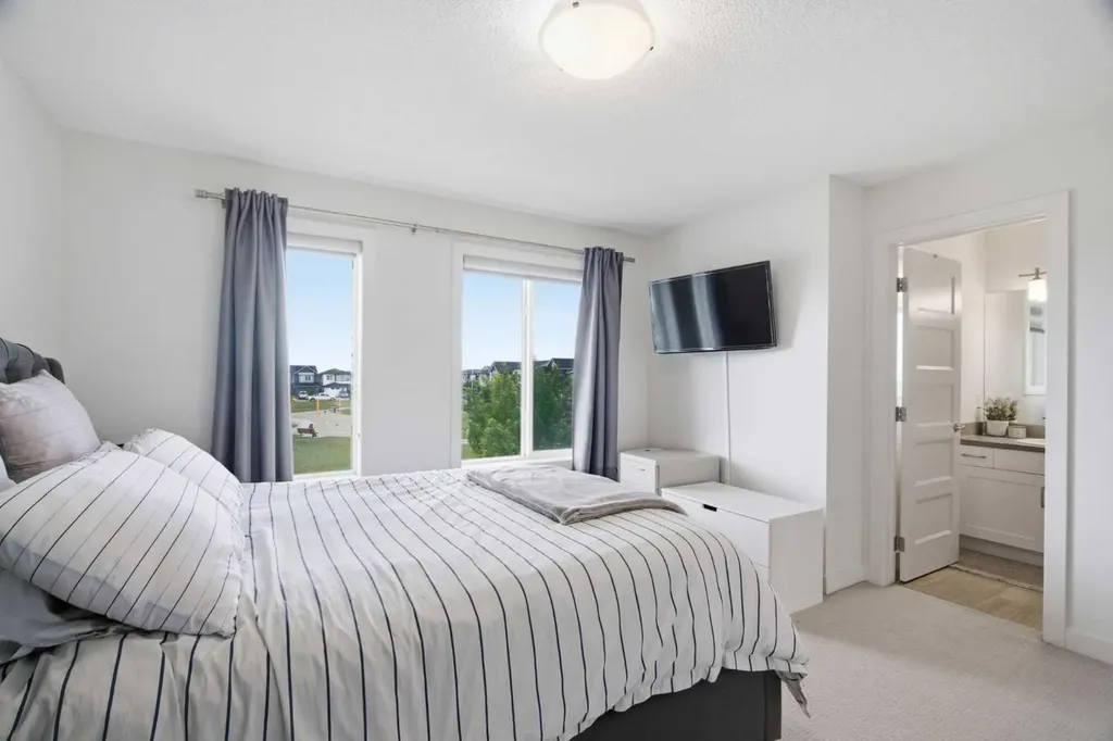 224 Savanna Road Calgary AB T3N 1B4