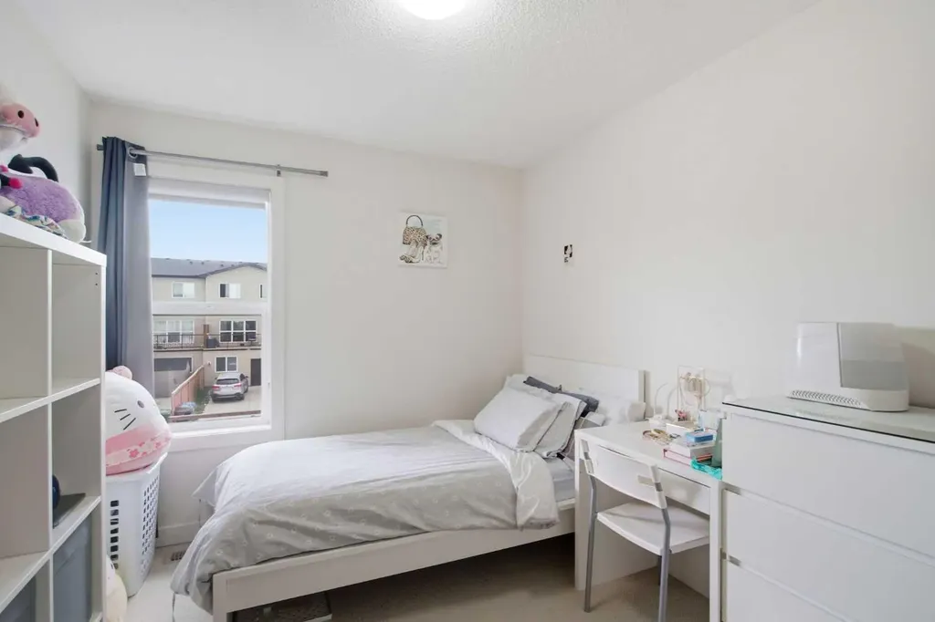 224 Savanna Road Calgary AB T3N 1B4