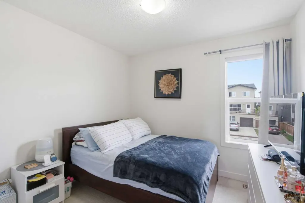 224 Savanna Road Calgary AB T3N 1B4