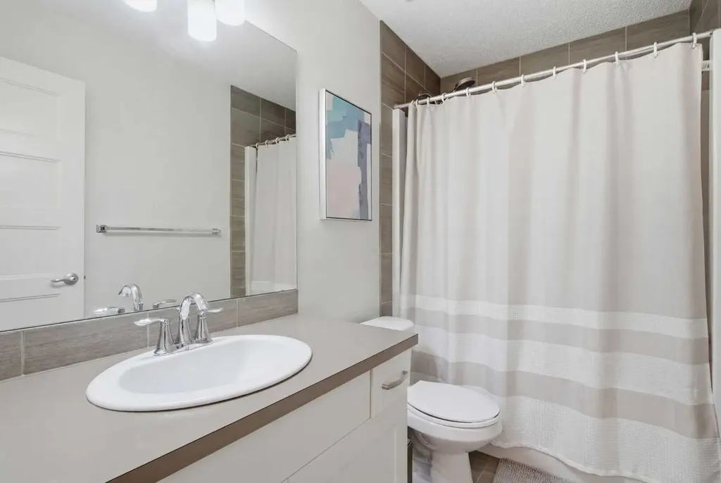 224 Savanna Road Calgary AB T3N 1B4