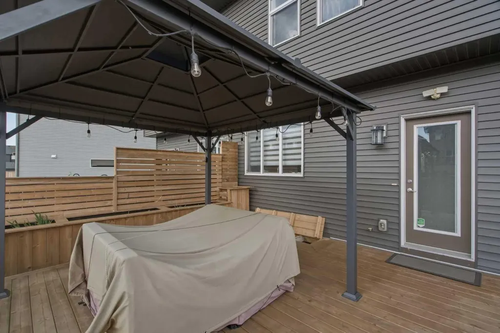 224 Savanna Road Calgary AB T3N 1B4