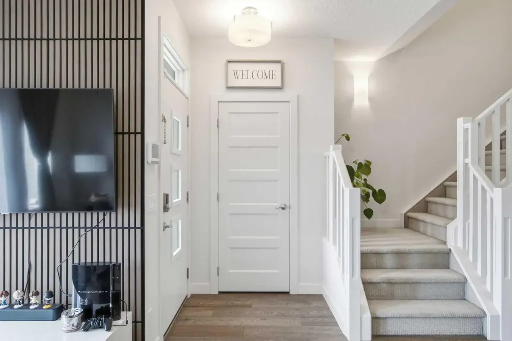 224 Savanna Road Calgary AB T3N 1B4