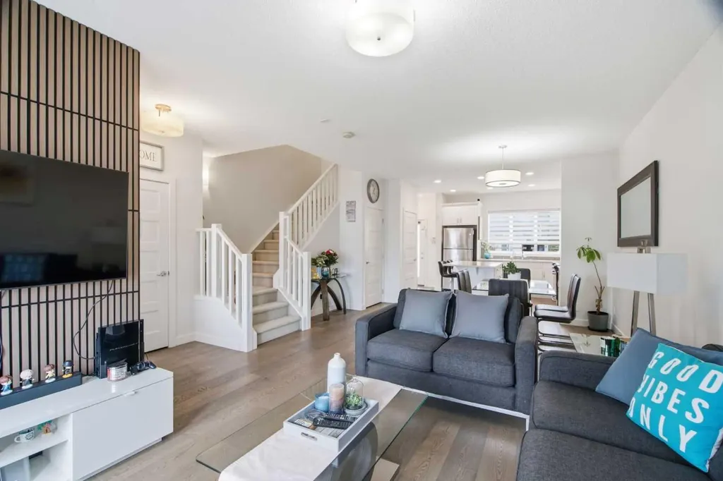 224 Savanna Road Calgary AB T3N 1B4