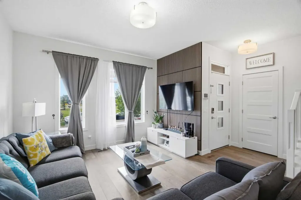 224 Savanna Road Calgary AB T3N 1B4