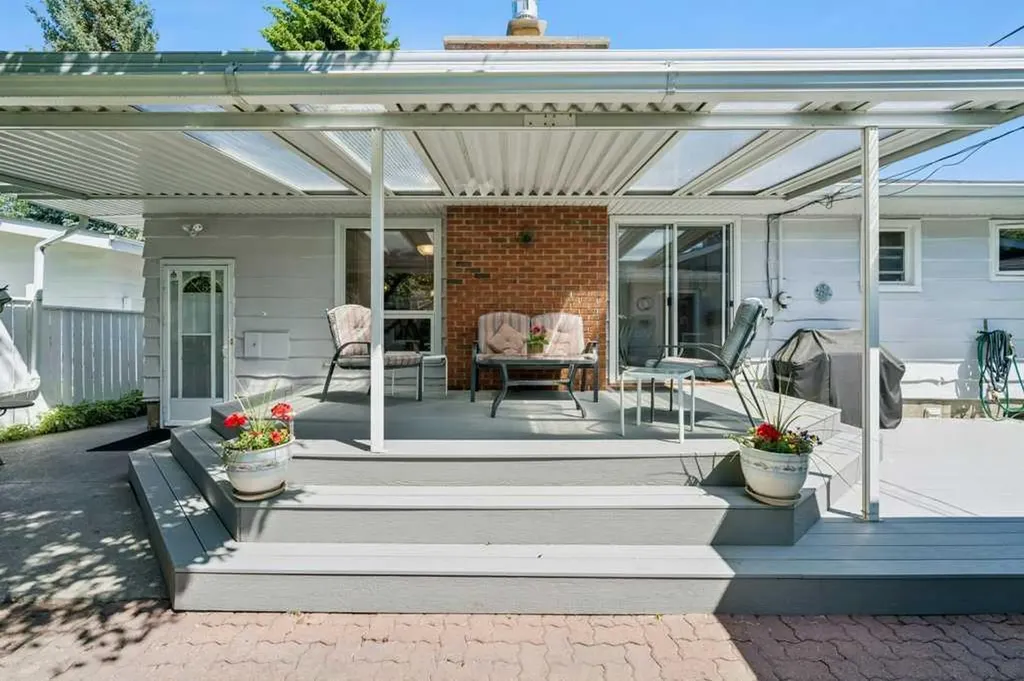 12224 Lake Waterton Way SE Calgary AB T2J 2M4